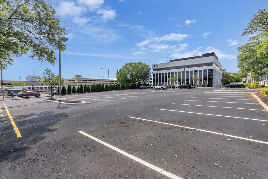 More Photos Of 75 Lincoln Hwy, Iselin Medical For Lease