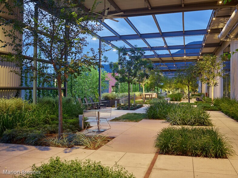 More Photos Of 3000 W Alameda Ave, Burbank Movie Radio TVStudio For Lease