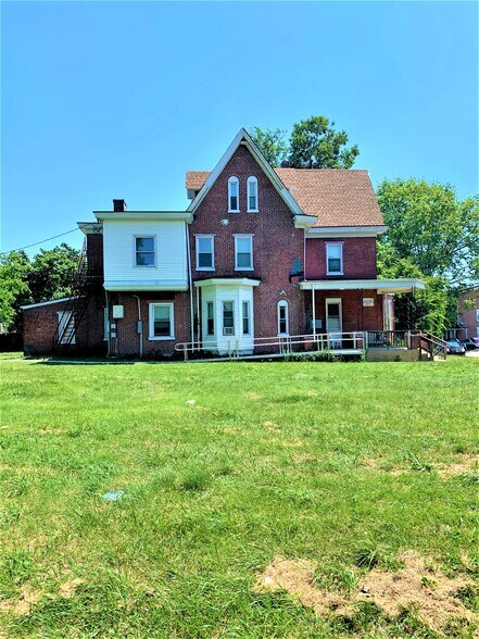 More Photos Of 304 E 9th St, Chester Apartments For Sale