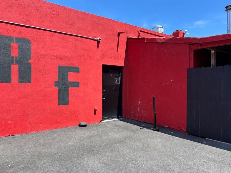 More Photos Of 742-746 Middle Country Rd, Selden Freestanding For Sale