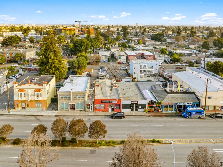 More Photos Of 2751 El Camino Real, Redwood City Storefront Retail Residential For Sale