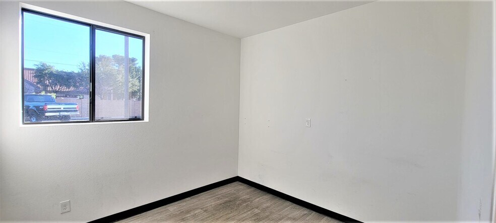 More Photos Of 455 N Mesa Dr, Mesa Medical For Lease