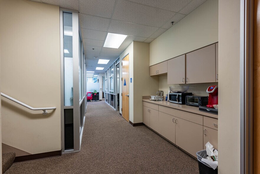 More Photos Of 28361-28385 Constellation Rd, Valencia Manufacturing For Lease