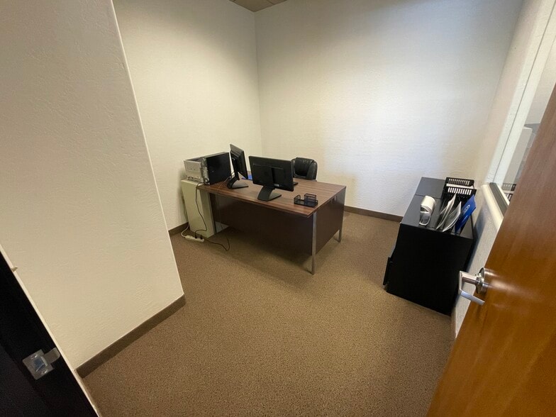More Photos Of 10565 N 114th St, Scottsdale Office For Lease