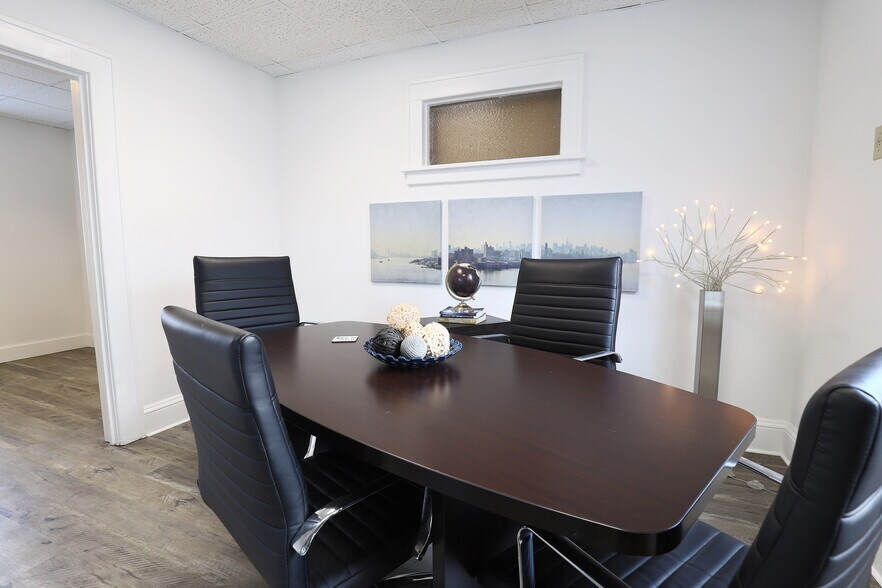 More Photos Of 322 Ballston Ave, Schenectady Office For Sale