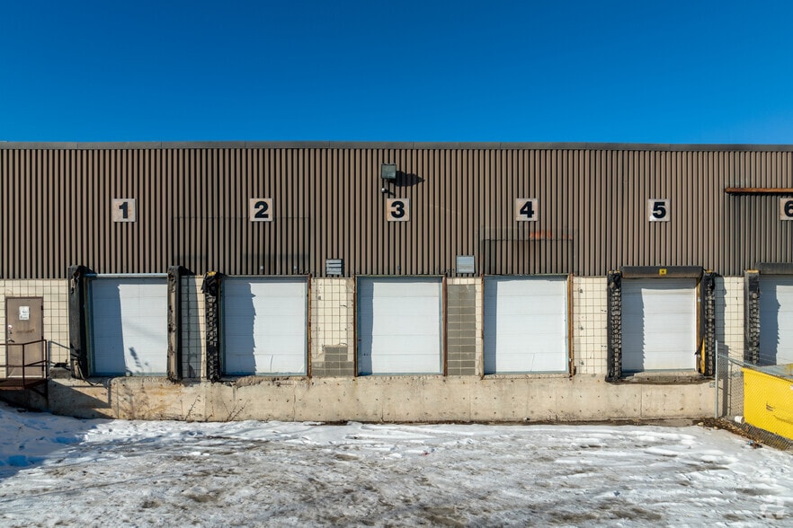 More Photos Of 3916 56th Ave SE, Calgary Warehouse For Lease