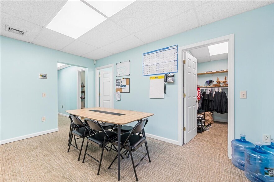 More Photos Of 620 Norwich New London Tpke, Uncasville Office For Lease