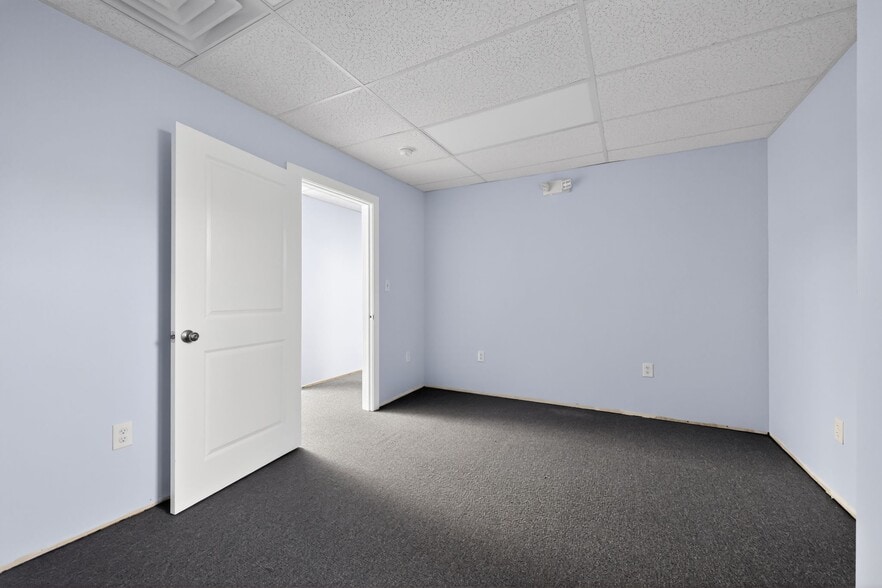 More Photos Of 3150 Willits Rd, Philadelphia Storefront Retail Office For Sale