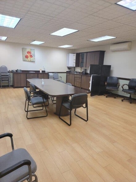 More Photos Of 1440 E 99th St, Brooklyn Medical For Sale