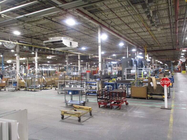More Photos Of 2800 Estes St, Norton Shores Manufacturing For Sale