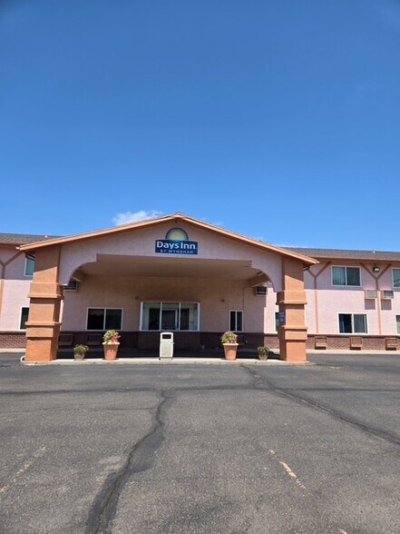 More Photos Of 223 Santa Fe Ave, Alamosa Hotel For Sale
