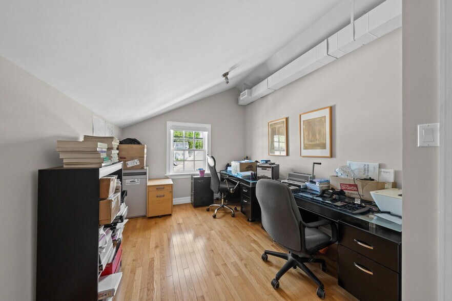 More Photos Of 5550 Manotick Main St, Ottawa Office Residential For Sale