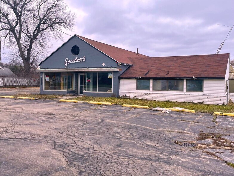 Primary Photo Of 1958 Brockway St, Saginaw Storefront For Sale