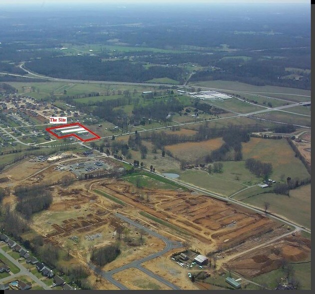 More Photos Of 4922 Port Royal Rd, Spring Hill Showroom For Lease