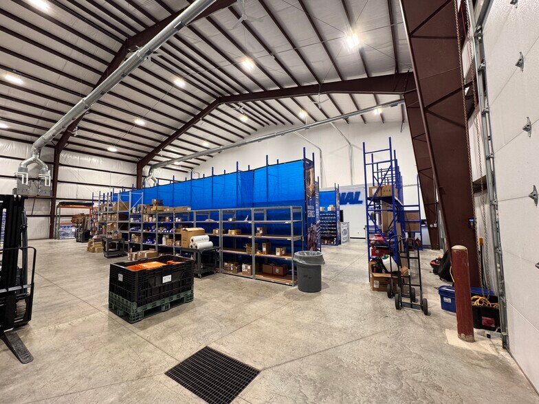 More Photos Of 5700 Eastside Parkway Dr, Gas City Light Distribution For Lease