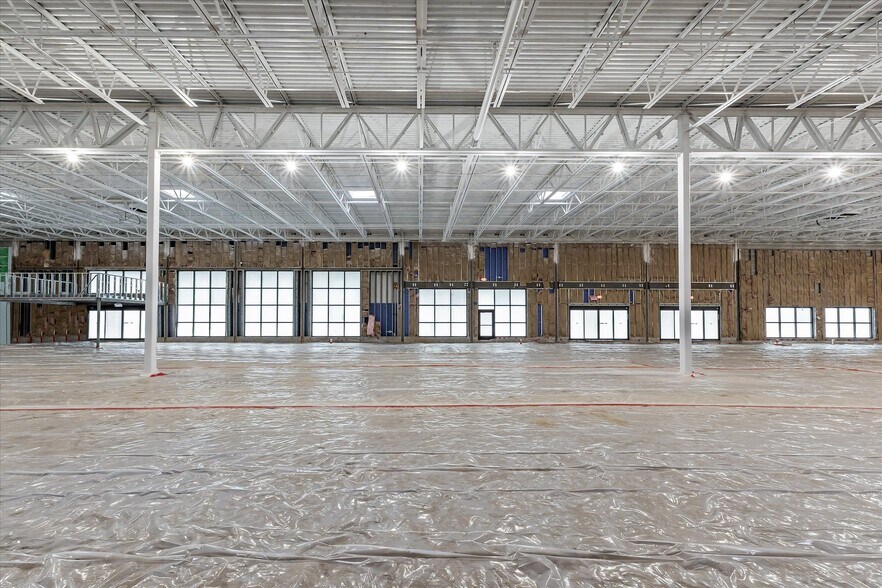 More Photos Of 41128-41496 Ann Arbor Rd E, Plymouth Storefront For Lease