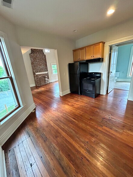 More Photos Of 152 E Fourth St, Lexington Apartments For Sale