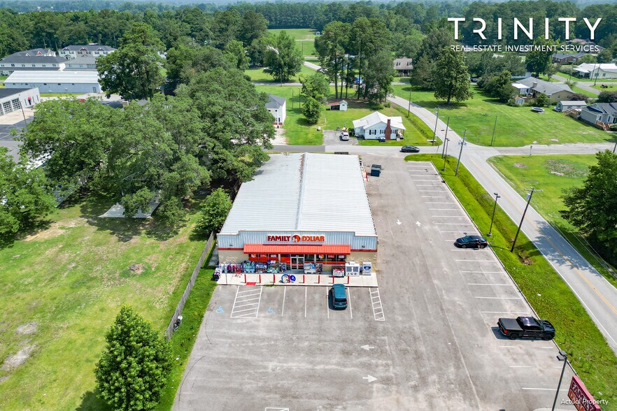 More Photos Of 404 W Main St, Beulaville Freestanding For Sale