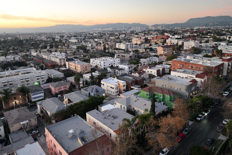 More Photos Of 137 N Kenmore Ave, Los Angeles Multifamily For Sale