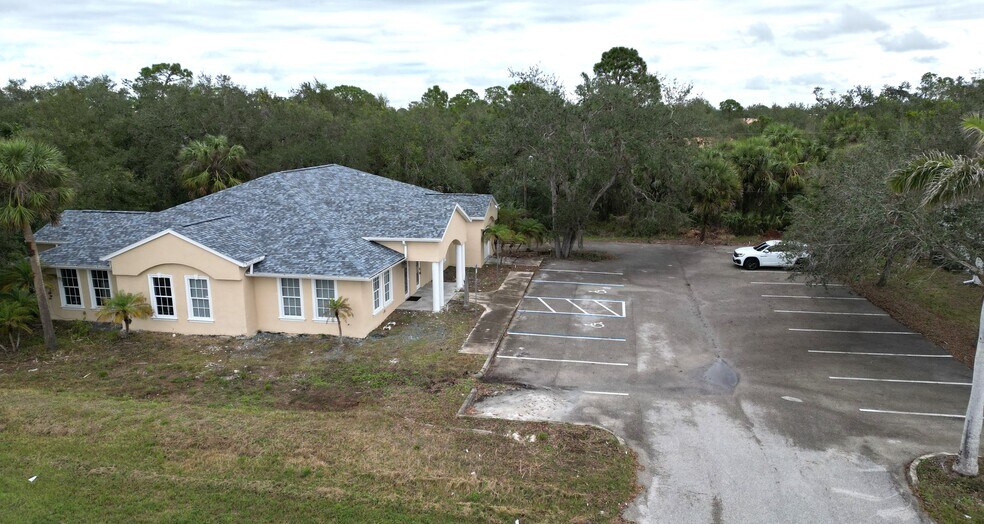 More Photos Of 17880 Toledo Blade Blvd, Port Charlotte Medical For Lease