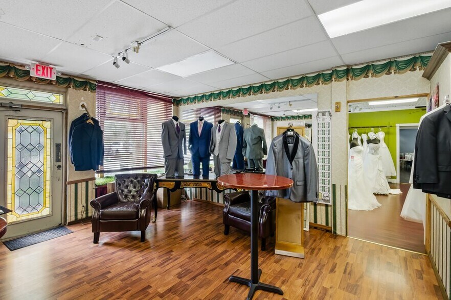 More Photos Of 4066 Broward Blvd, Fort Lauderdale Storefront Retail Office For Sale