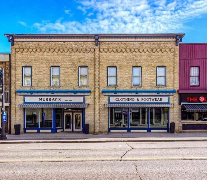 Primary Photo Of 95 Peel St, Wilmot Department Store For Sale