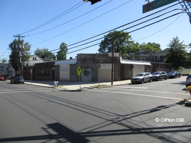 Primary Photo Of 124-130 Lyons Ave, Newark Medical For Sale