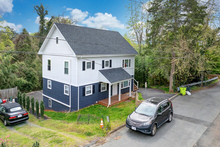 More Photos Of 2228 Center Ave, Charlottesville Apartments For Sale