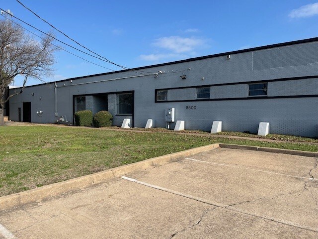 Primary Photo Of 8500-8600 Sovereign Row, Dallas Warehouse For Lease