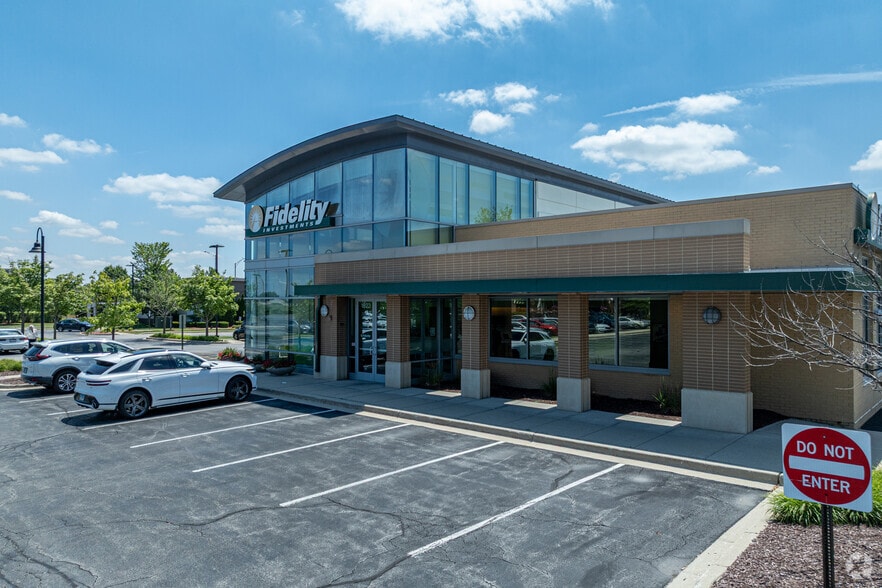 More Photos Of 1823 Freedom Dr, Naperville Bank For Sale