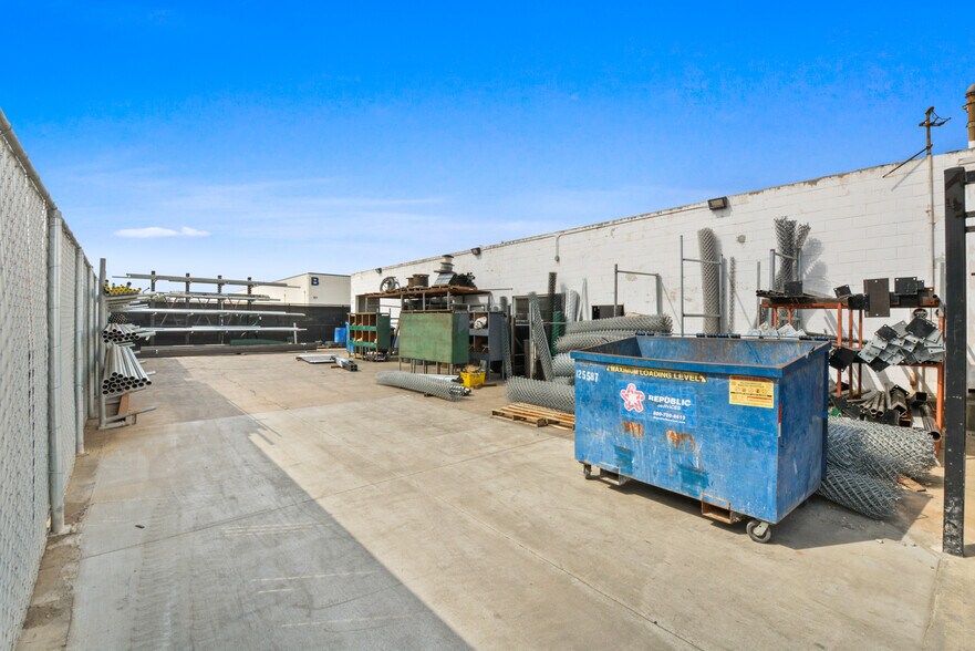 More Photos Of 1024-1026 E Arlee Pl, Anaheim Warehouse For Sale