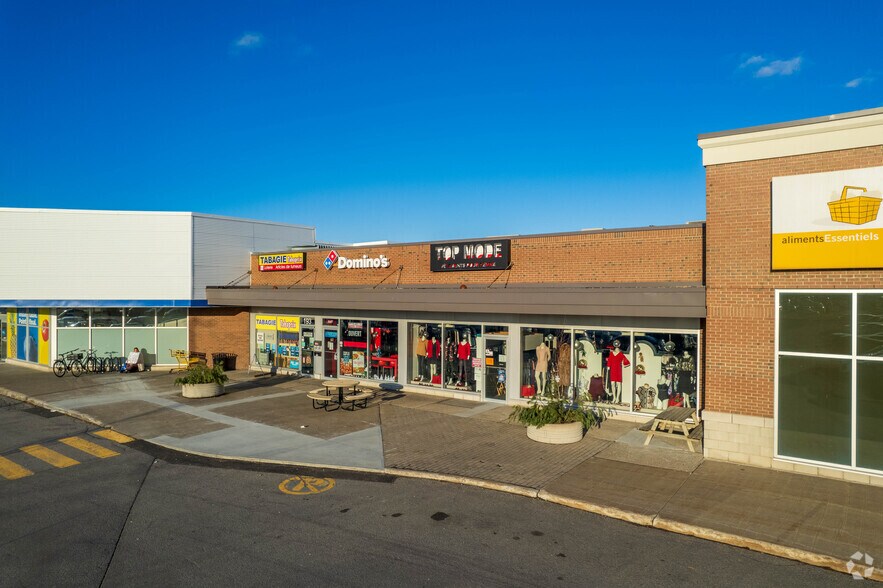 More Photos Of 175-199 Av 25E, St-Eustache General Retail For Lease
