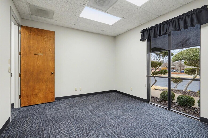 More Photos Of 3103 S Juniper Ave, Broken Arrow Office For Lease