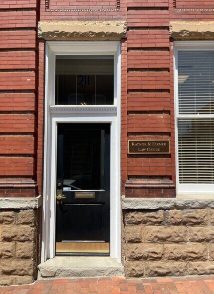 More Photos Of 211 5th St NE, Charlottesville Office Residential For Lease