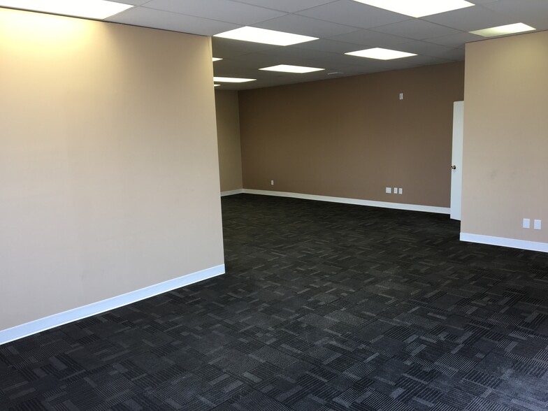 More Photos Of 15241 Stony Plain Rd NW, Edmonton Storefront Retail Office For Lease