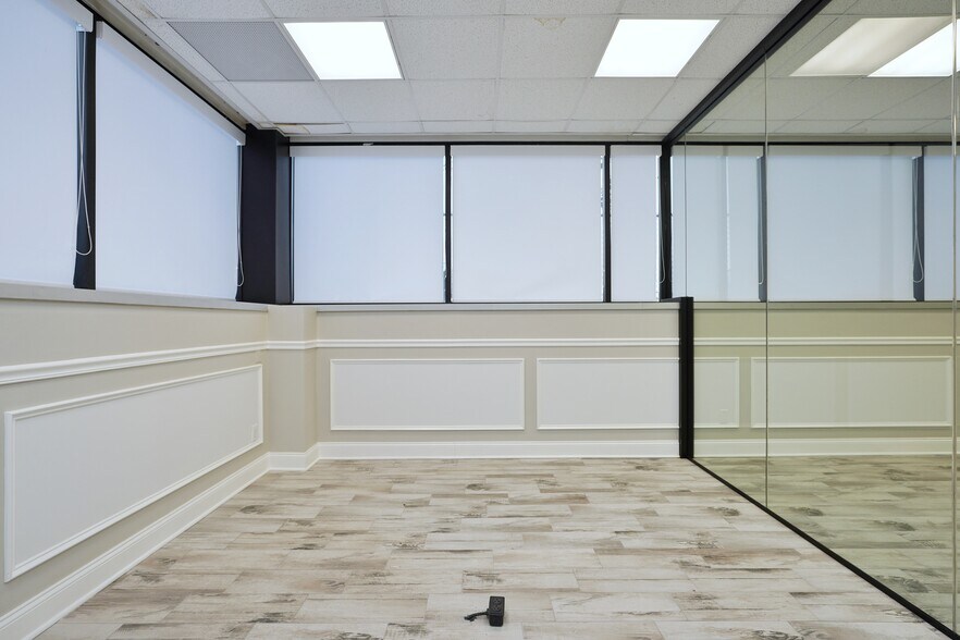 More Photos Of 260 Christopher Ln, Staten Island Medical For Lease