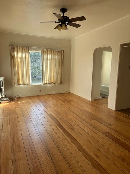 More Photos Of 1458 E 33rd St, Oakland Apartments For Sale