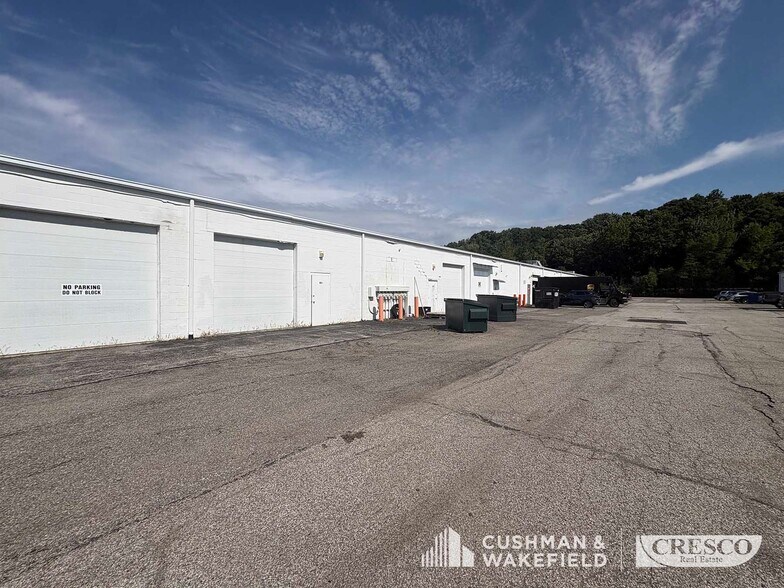 More Photos Of 9261 Ravenna Rd, Twinsburg Light Manufacturing For Sale