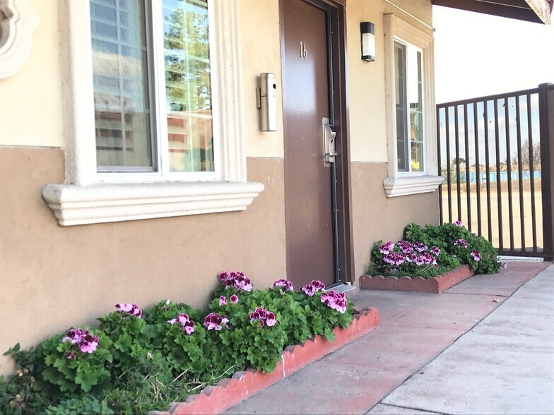 More Photos Of 821 Golden State Ave, Bakersfield Hotel For Sale