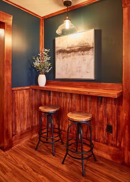 More Photos Of 722 Main St, Bennington Freestanding For Sale