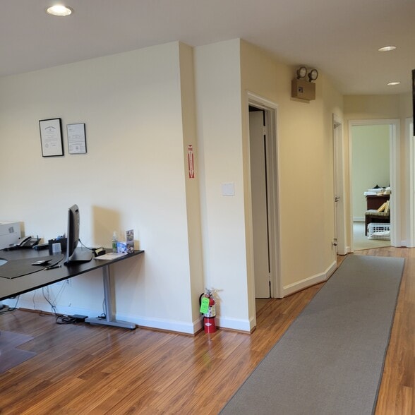 More Photos Of 8990-9002 Fern Park Dr, Burke Medical For Sale