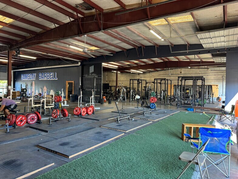 More Photos Of 1106 Smith Rd, Austin Warehouse For Lease