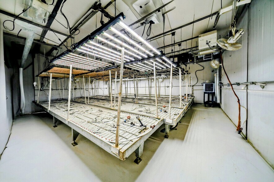 More Photos Of 1203 NW Airport Rd, Cache Industrial For Sale