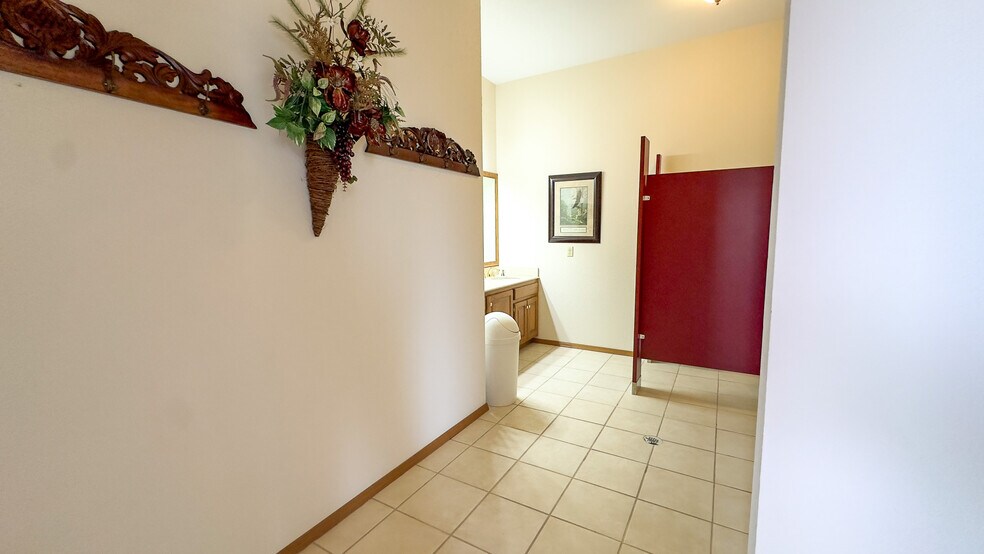 More Photos Of 907 N Oklahoma St, Tryon Religious Facility For Sale