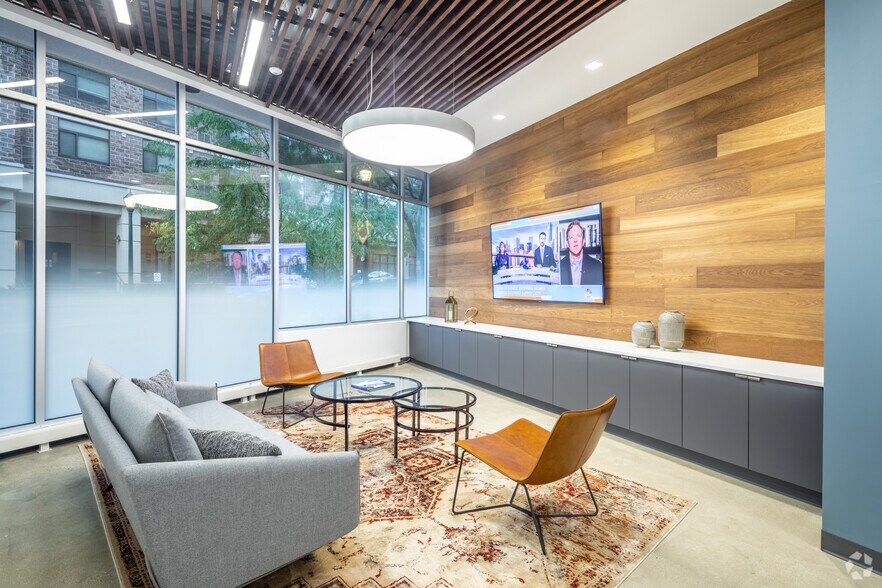 More Photos Of 8455 Colesville Rd, Silver Spring Office For Sale