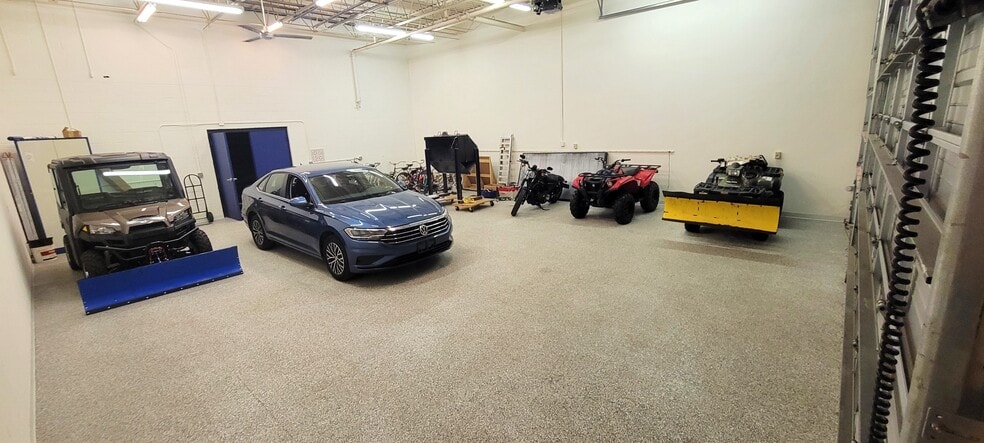 More Photos Of 1301 Cliff Rd E, Burnsville Showroom For Sale