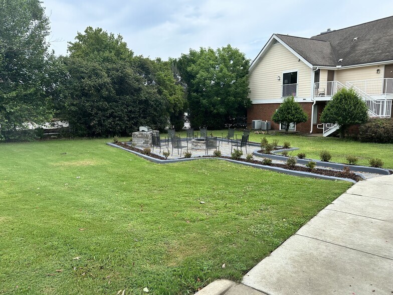 More Photos Of 3 Greenhill Pky, Birmingham Apartments For Sale