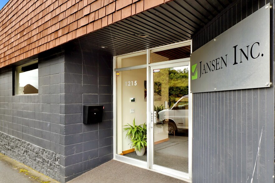 More Photos Of 1215 W Holly St, Bellingham Office For Sale