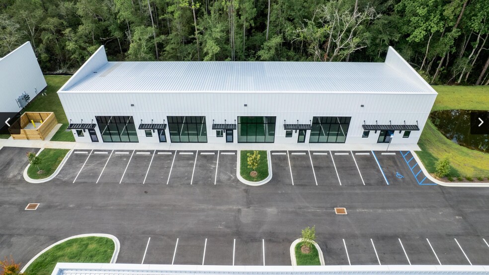 More Photos Of 14945 331 Business, Freeport Flex For Lease