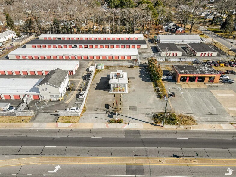 More Photos Of 5862 Jefferson Ave, Newport News Freestanding For Sale